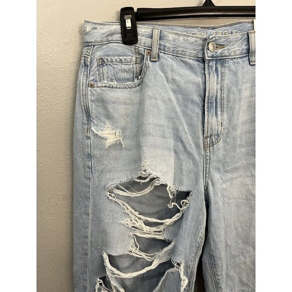 American Eagle Mom Straight Jean Blue Daylight Size 10 /30W Distressed Legs - Picture 4 of 16